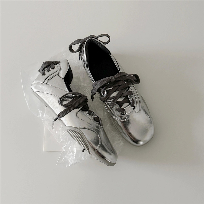 Leather Sneaker Care Kit - Sneakers alla moda da donna, scarpe