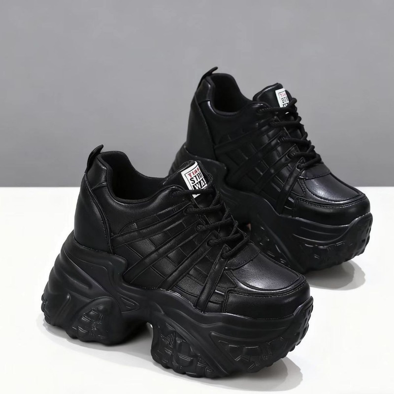 Nuove Sneakers con Zeppa in Ve - Leather Sneaker Care Kit recensione e prezzo